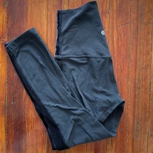 Lululemon: align velvet detail 25”